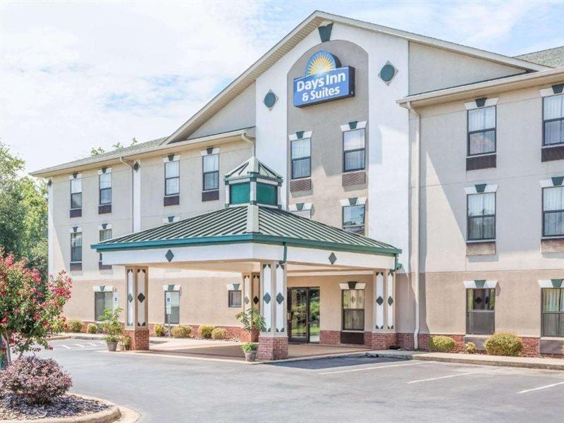 Surestay Hotel By Best Western Моргантън Екстериор снимка