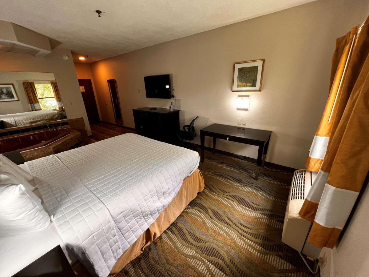 Surestay Hotel By Best Western Моргантън Екстериор снимка